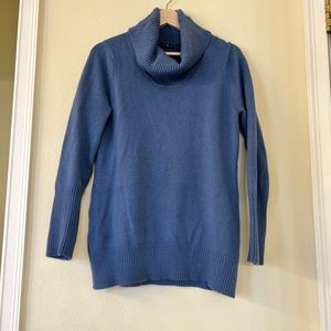 Blue turtle neck sweater size L. Like new.